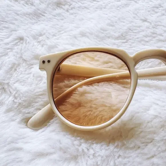 Pablo White Round Sunglasses - Picture 2 of 13